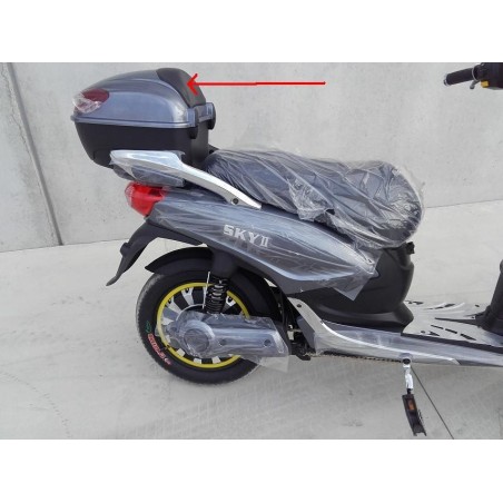 PLASTICA POGGIA SCHIENA SUL BOX PASSEGGERO - bici elettrica scooter sky II tipo z-tech